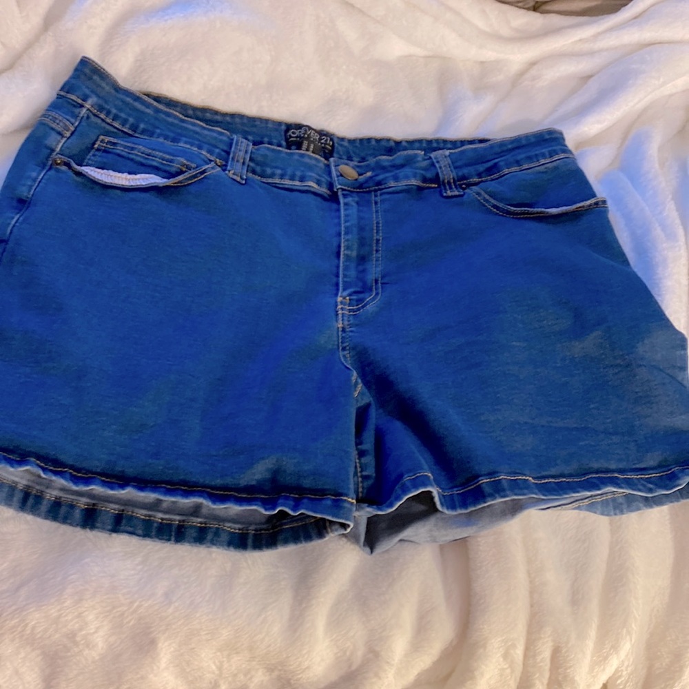 Foreever21 plus size 18 woman’s shorts.